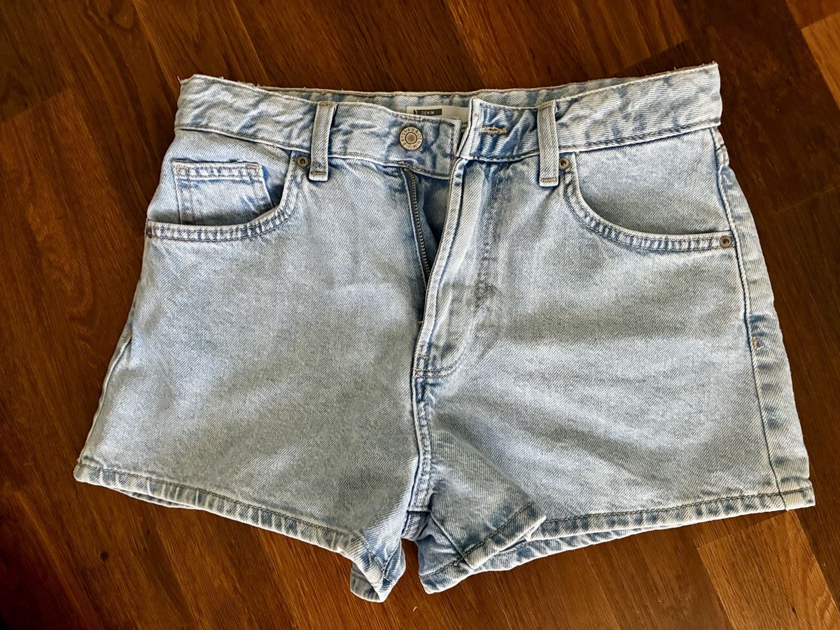 Bershka Hosen: Denim Shorts – Neu (gemäss Beschreibung) aus Unterengstringen von vivienneberger