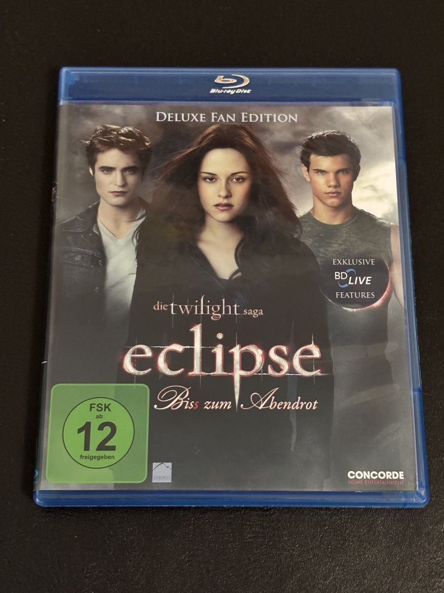 Tutti i DVDs: Twilight Saga Eclipse Blu-ray Deluxe Fan Edition – Usato da Luzern venduto da Armastra