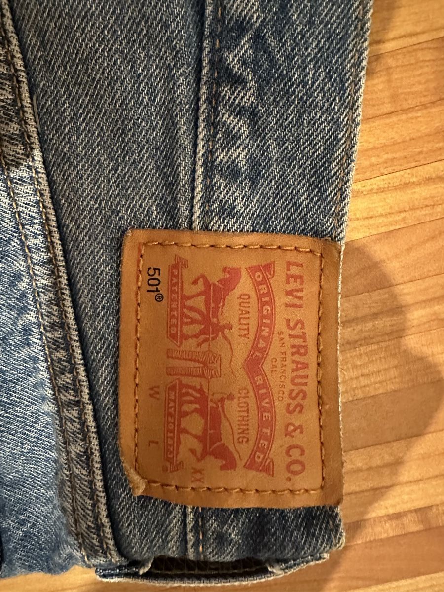 Levi's Jeans: Levi‘s - Hot Pants - W /L – Usato da Lachen SZ venduto da CharlotteAr 2