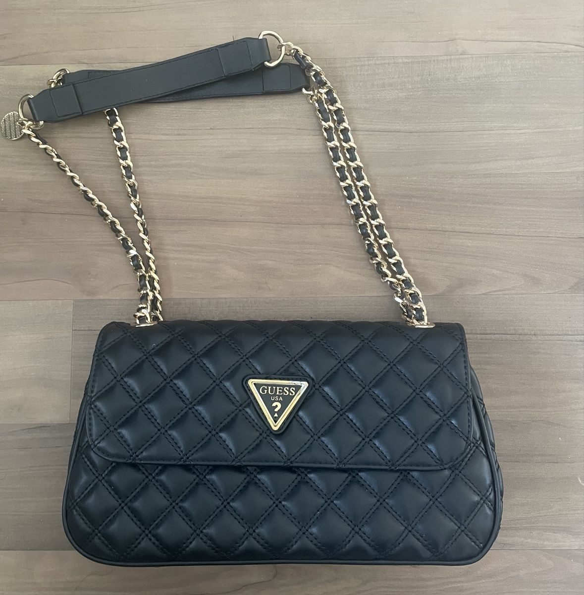 Guess Borse da donna: Guess Handtasche Schwarz – Usato da Interlaken venduto da sa.manta
