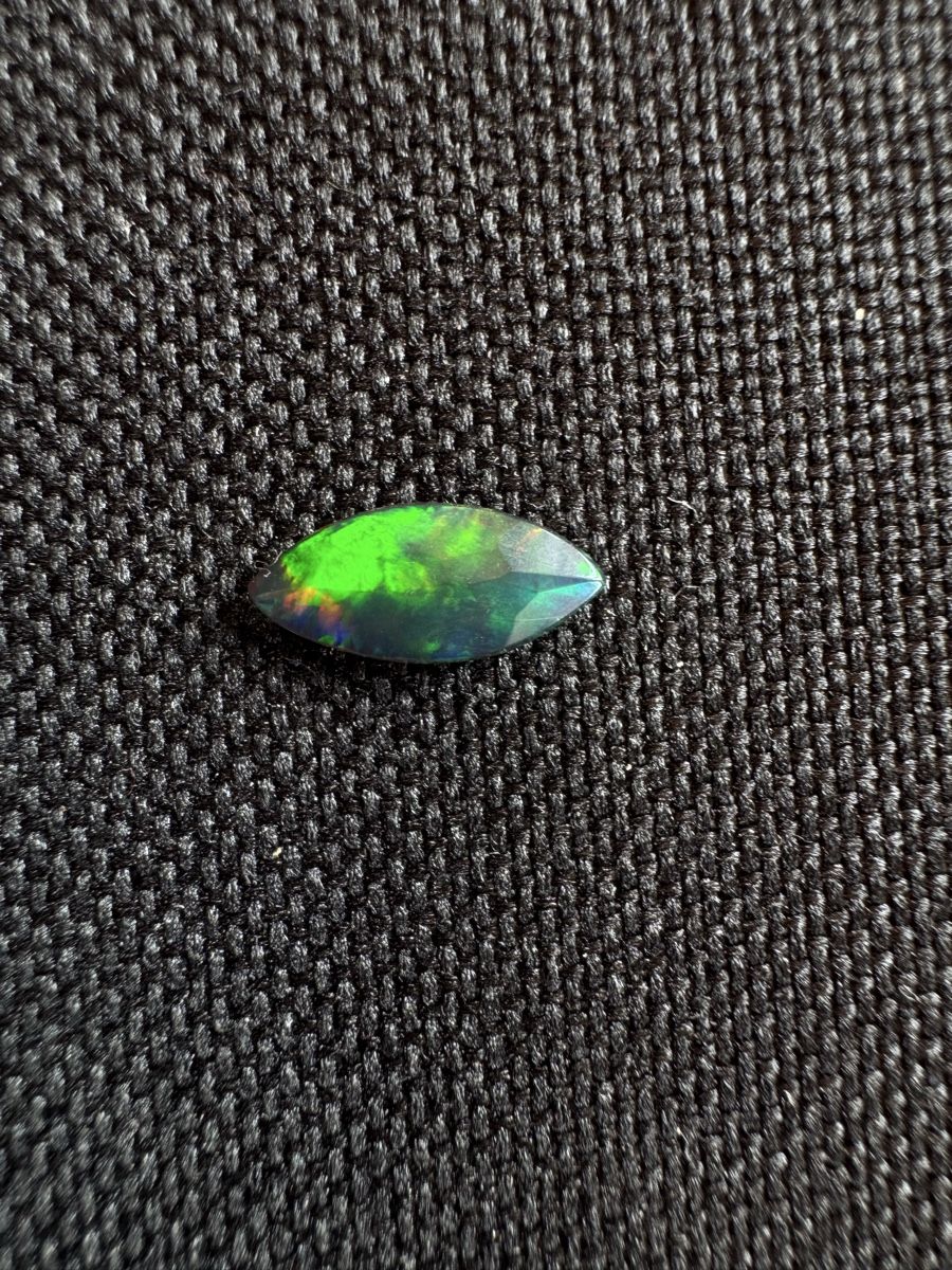 Edelsteine: Black Opal 0.9 ct – Neu und originalverpackt aus Wängi von Horus90 6