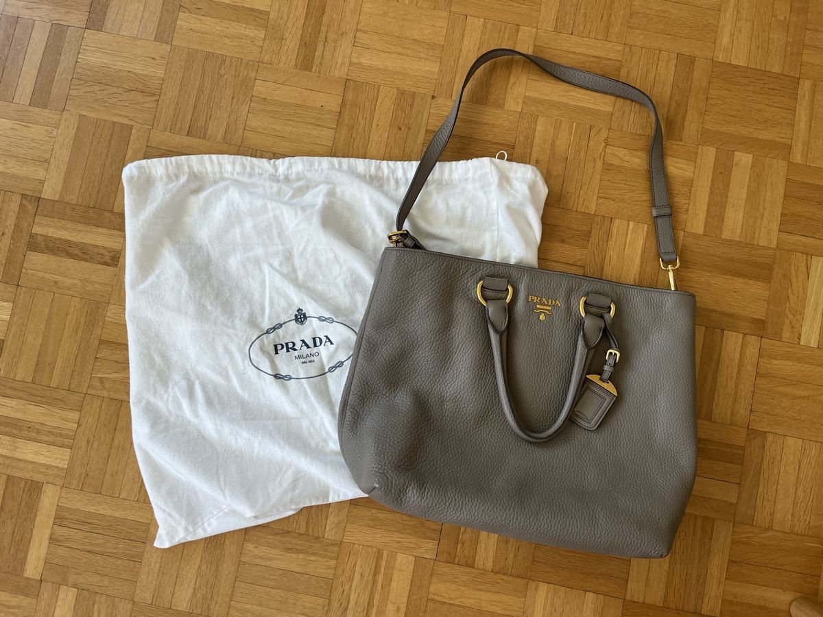 Prada Borse da donna: Prada Tasche Shopper – Usato da St. Gallen venduto da mllealessandra