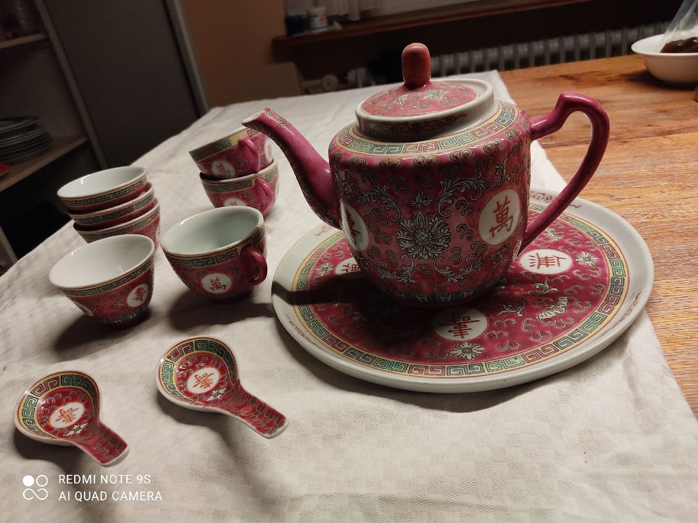 Birchcroft Porzellan Fingerhut - Handgefertigte Sammleredition 'Blume Des Monats Januar'