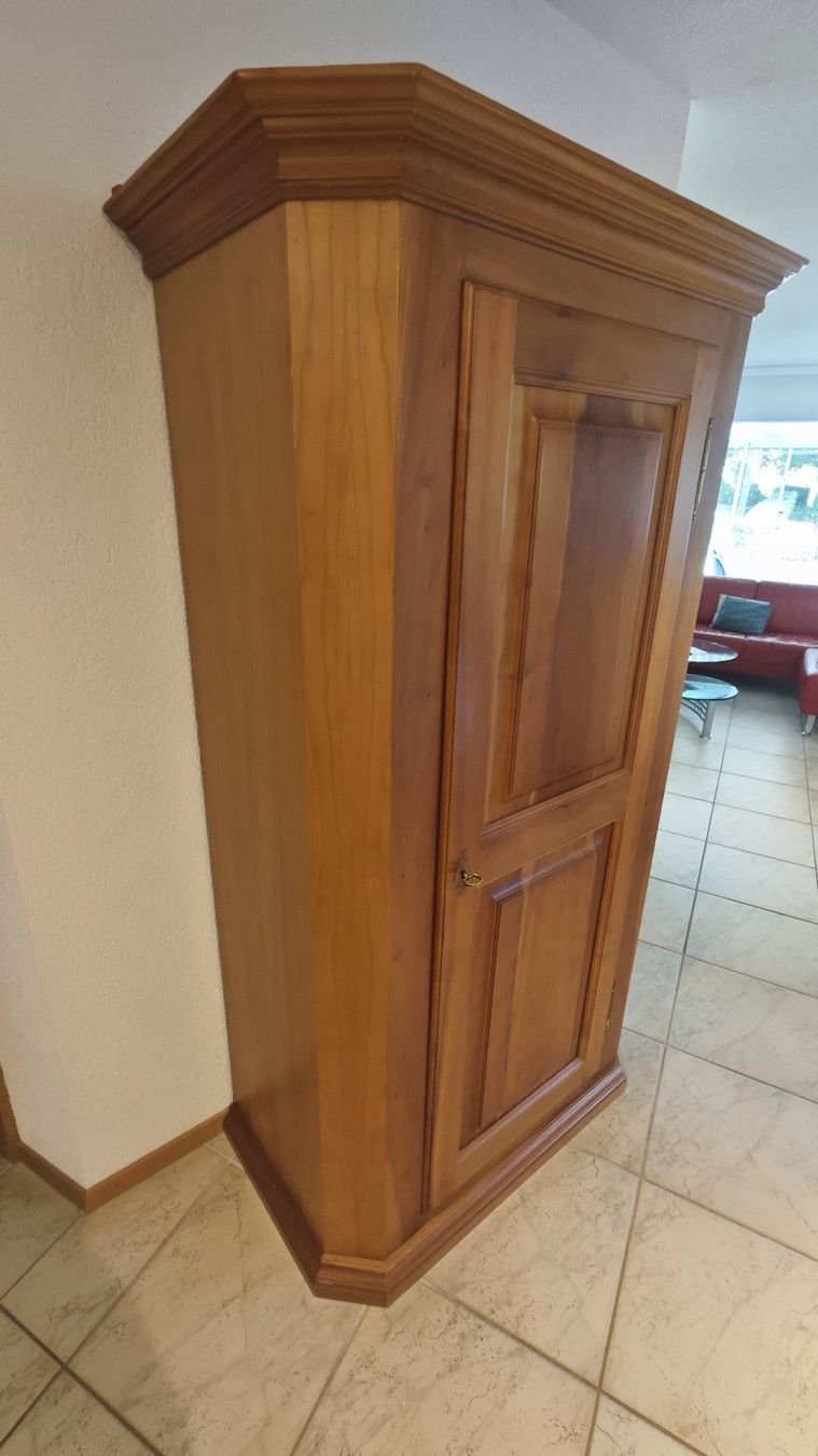 Armoires: Schrank – D'occasion à Gwatt (Thun) par Taipan49 2