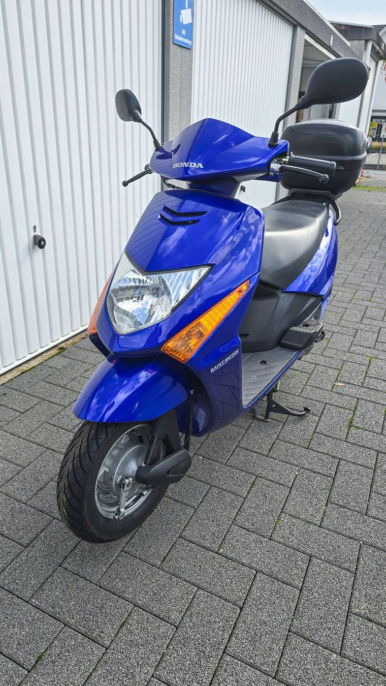 Honda Scooters: Honda SCV 100 Lead mit Topcase! – D'occasion à Grenchen par modern-vintage