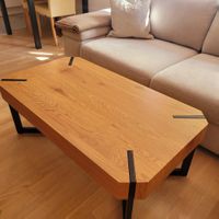 Couchtisch Eiche massiv mit schwarzem Metallgestell