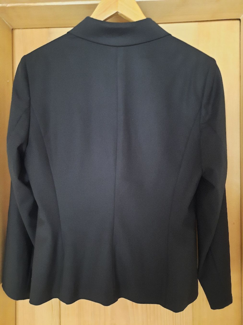 Globus Giacche: Schwarzer Blazer von Globus - Grösse 38 - top Zustand – Nuovo (secondo la descrizione) da Unterterzen venduto da elebo 3