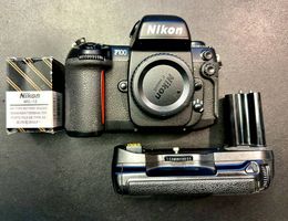 Nikon F100 + poignée MB-15