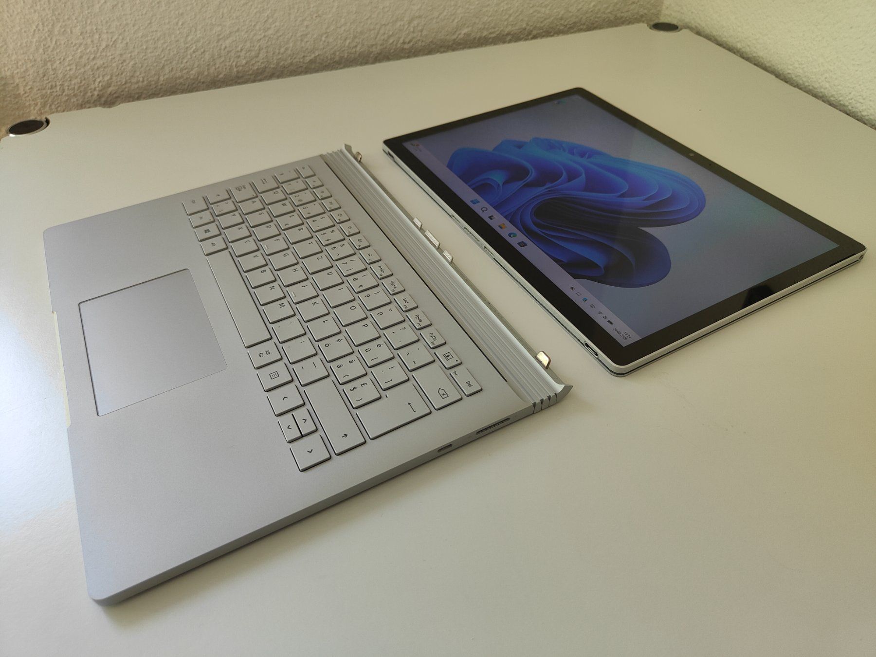 Microsoft Notebooks: Microsoft Surface Book 2 1.90GHz, Win 11 Pro & Office 2024 – Gebraucht aus Winkel von 89Q2DF3 6