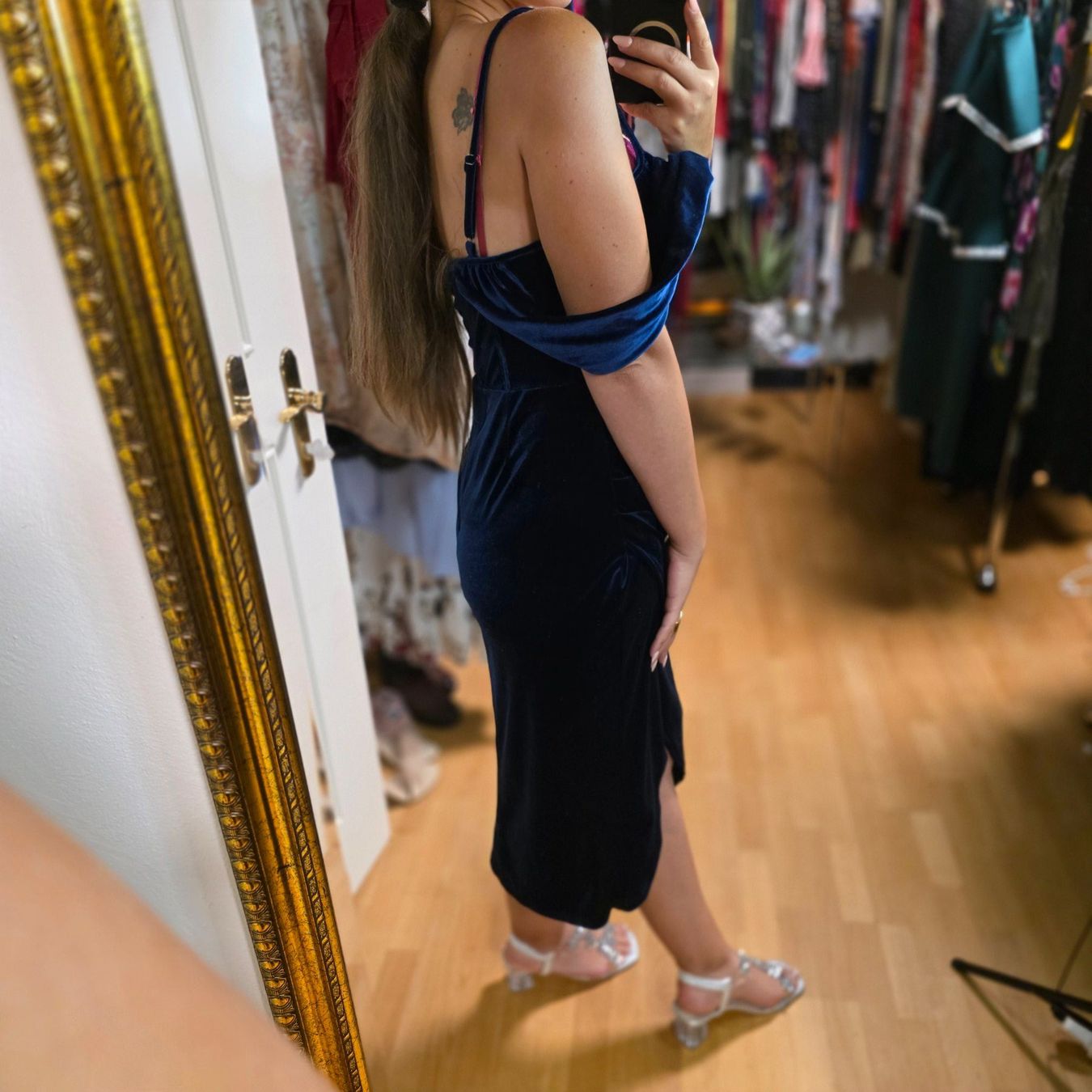 Robes: Samtkleid in Marineblau - Gr. 40 – D'occasion à Wald ZH par CapLux 2