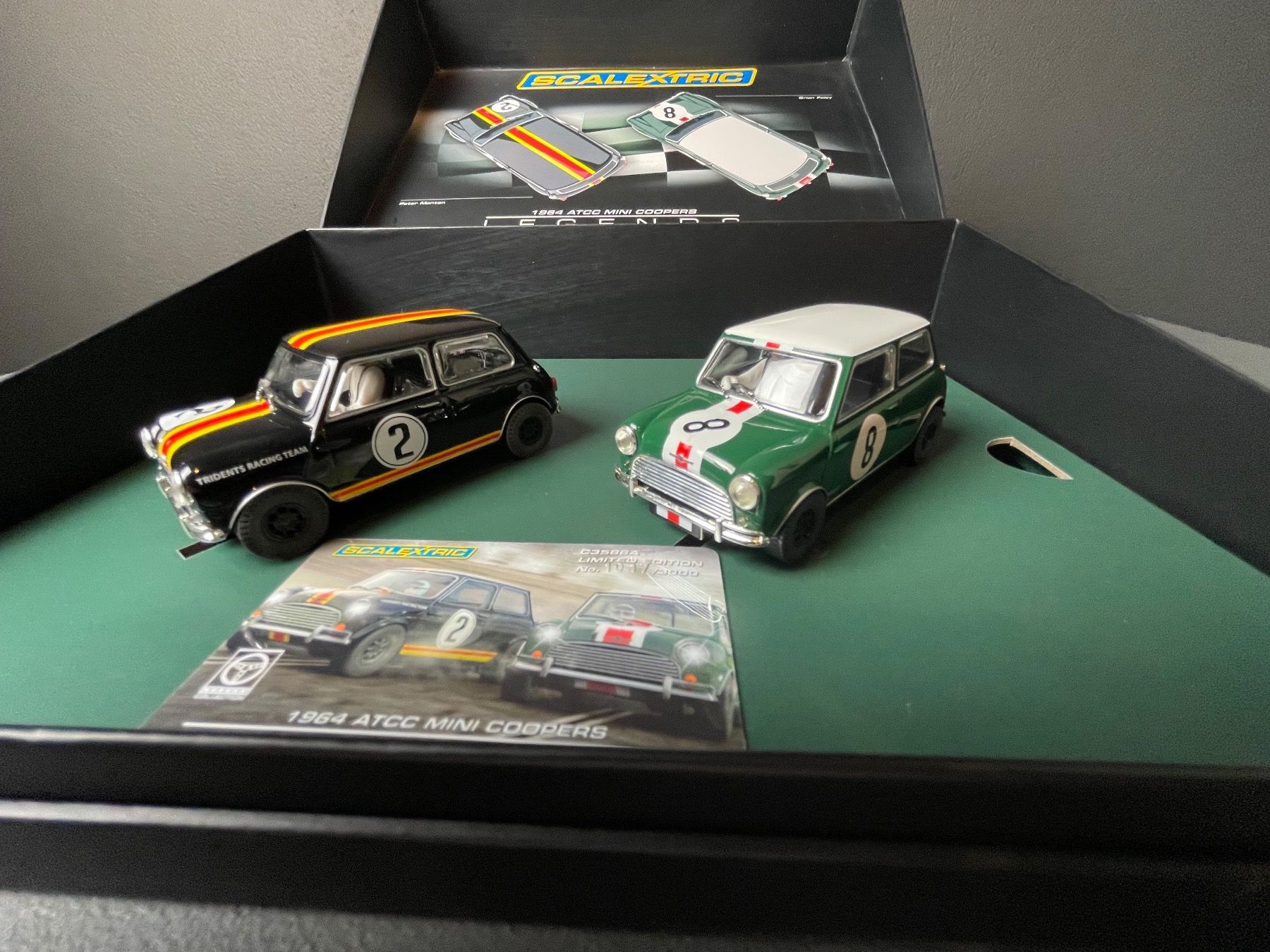 Piste: Scalextric C3586A Mini Cooper Legends - UNOPENED BOX! – Nuovo (secondo la descrizione) da Genthod venduto da lightyear63 6