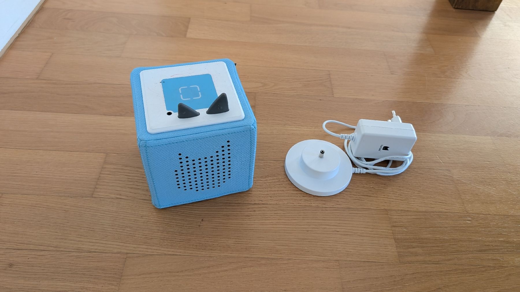 Tonies Jouets: Toniebox hellblau mit Ladestation gebraucht – D'occasion à Lachen SZ par milan126