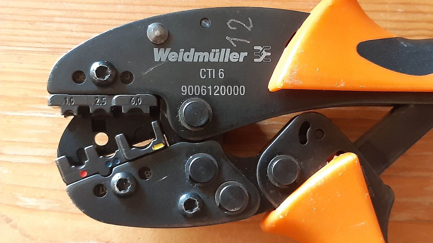 Tutti gli attrezzi: Weidmüller CTI 6 Crimpzange mit Verbrauchsmaterial – Usato da Oey venduto da Parkplatzbrocki 1