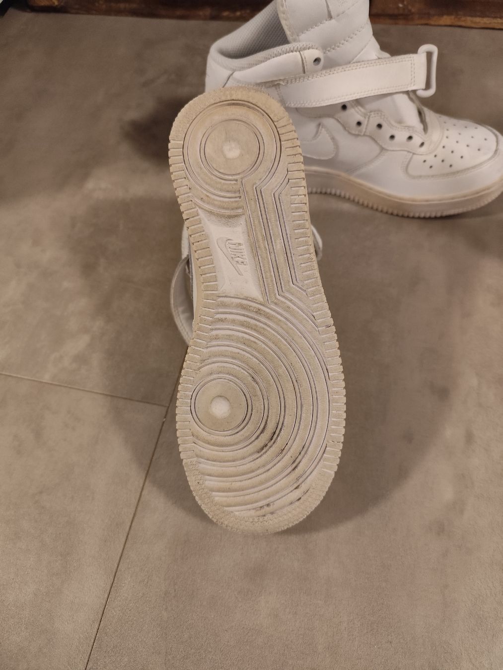 Nike Herrenschuhe: Nike AirForce 1 Gr. 36 – Gebraucht aus Wangen an der Aare von CheyenneSpahni 2