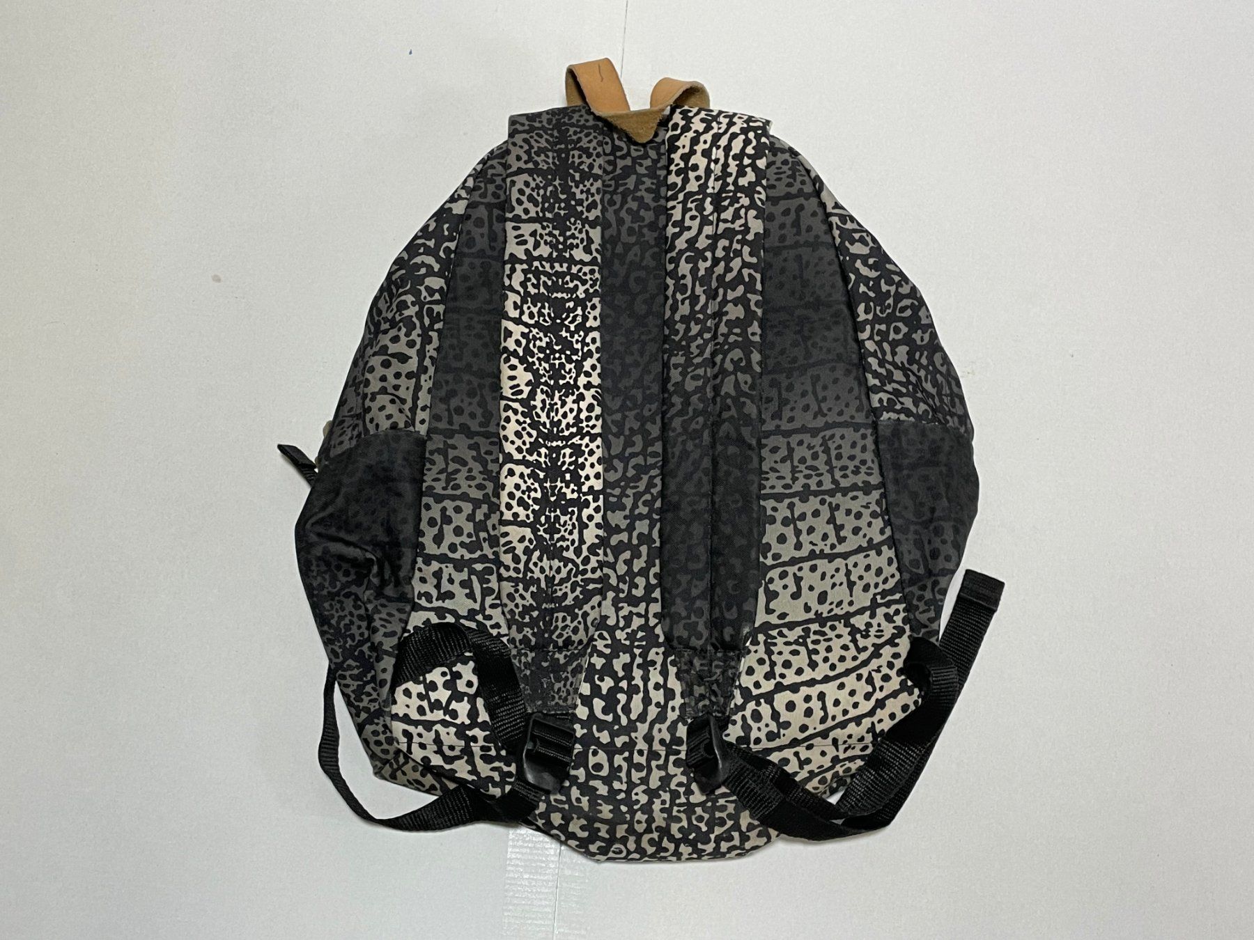 Eastpak Zaini: Eastpack Backpack Kroko Skin Print – Usato da Zürich venduto da le_souk 1