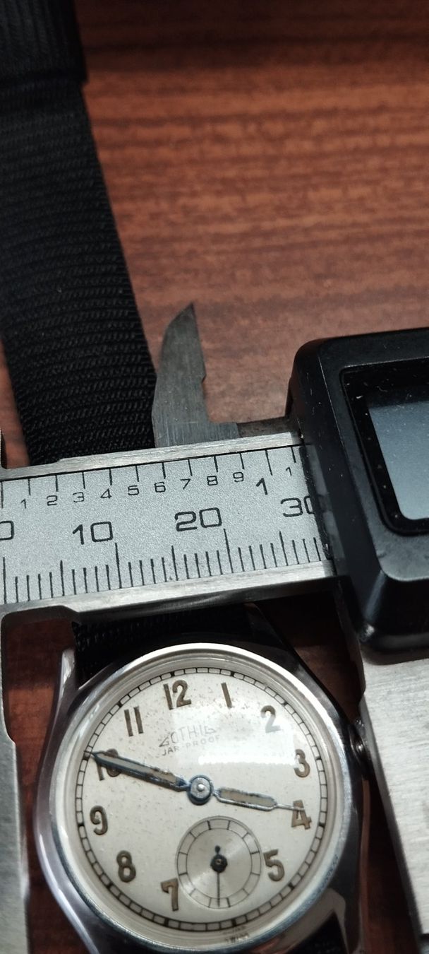 Orologi: Montre gothic années 40's – Usato da La Chaux-de-Fonds venduto da jac_9llg 5