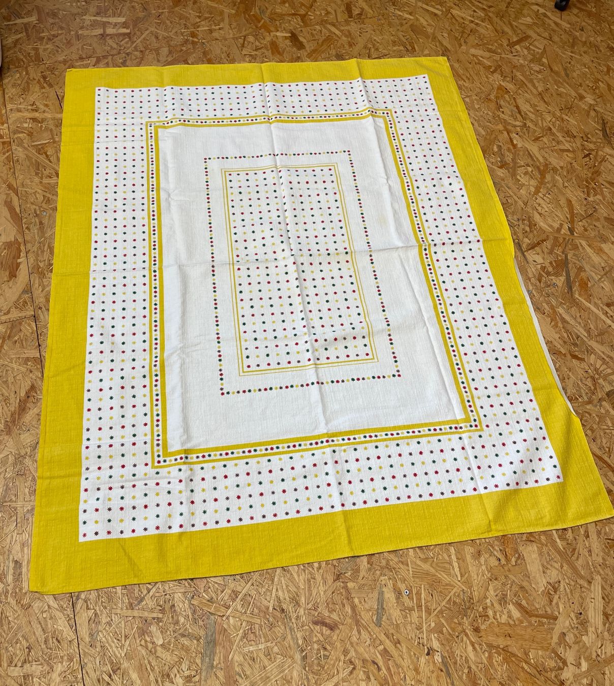 Altra biancheria da tavola: Nappe blanche à motifs – Usato da Lausanne venduto da PlusValue_Lausanne 2