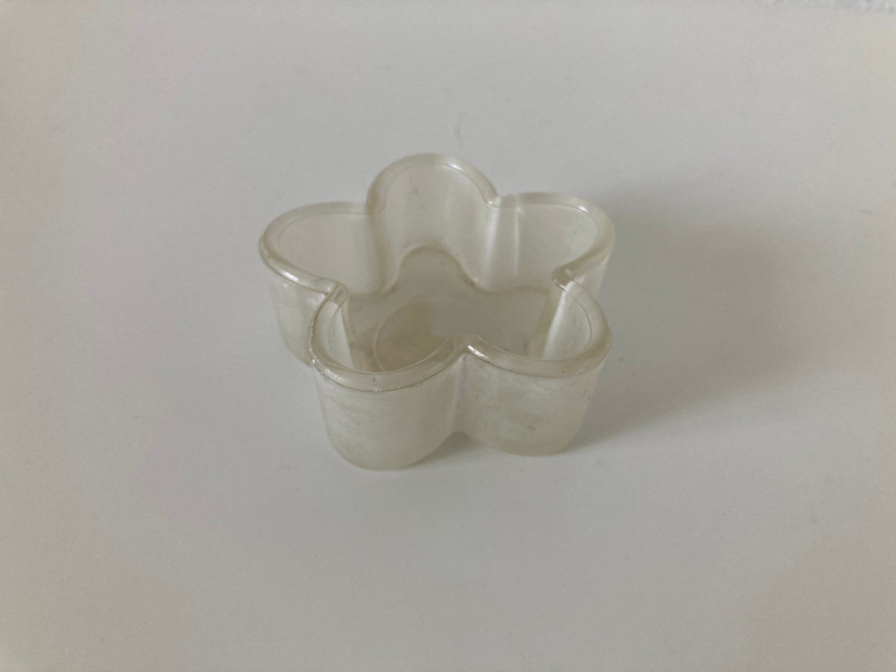 Sonstige Dekorationen & Accessoires: Petit pot à bougie à forme de fleur – Gebraucht aus Biel/Bienne von almercaa