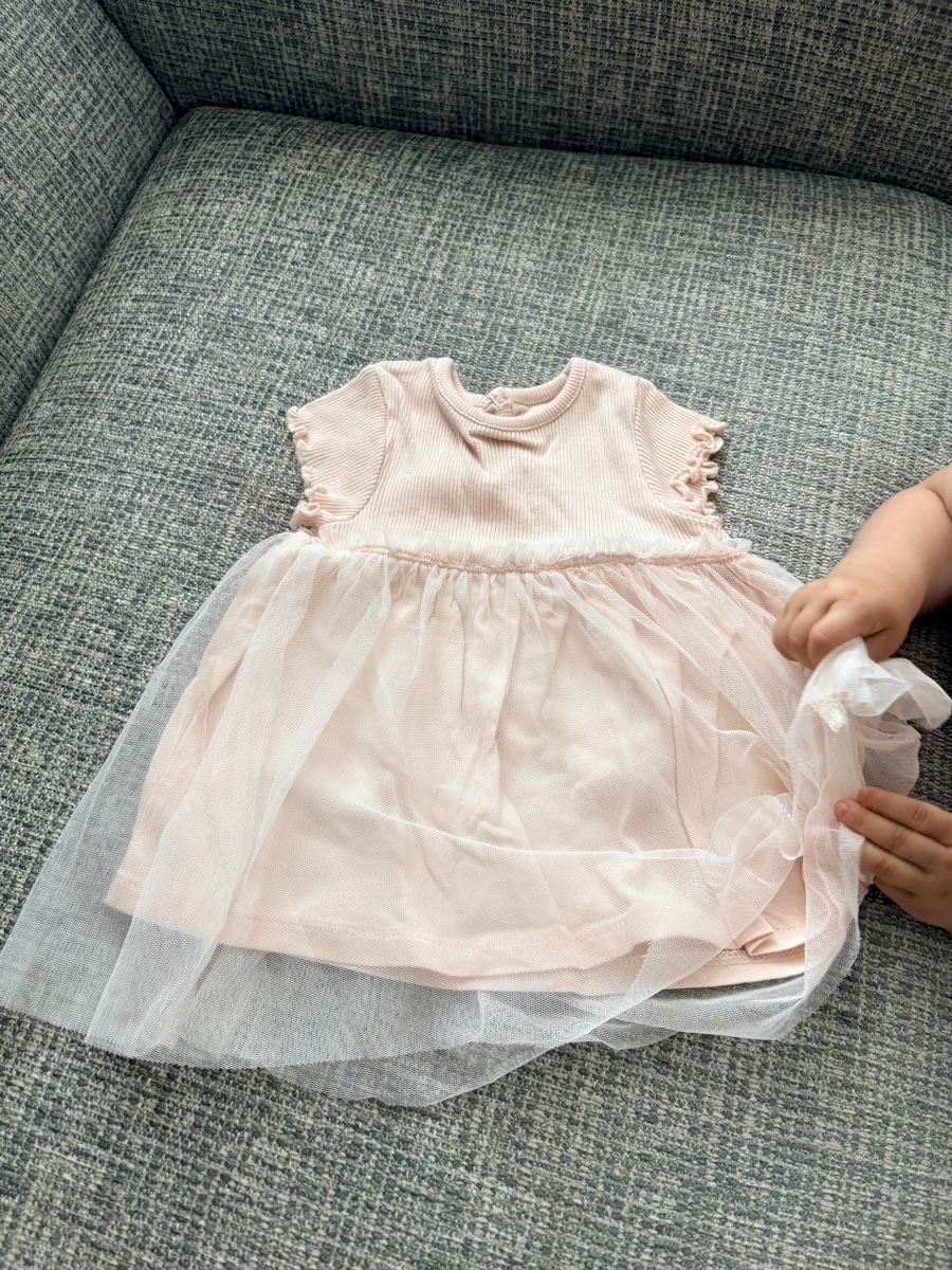 Vestiti & Gonne: Kleid pink Grösse 3M KIABI  – Usato da Münchenstein venduto da Miresolese