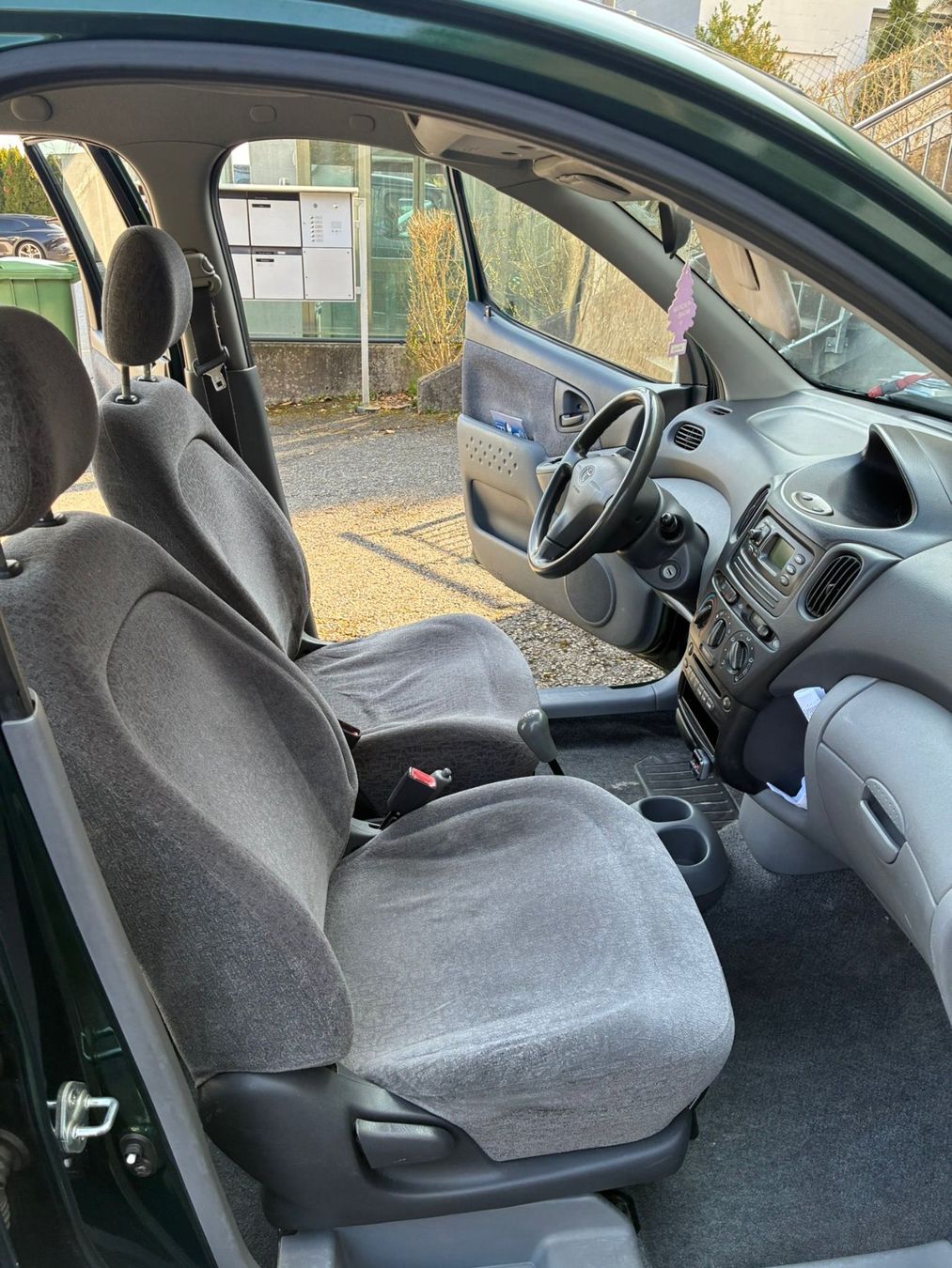 Toyota Automobili: Toyota Yaris Verso 1.3 Benzin – Usato da Richterswil venduto da phi_m5nf 3