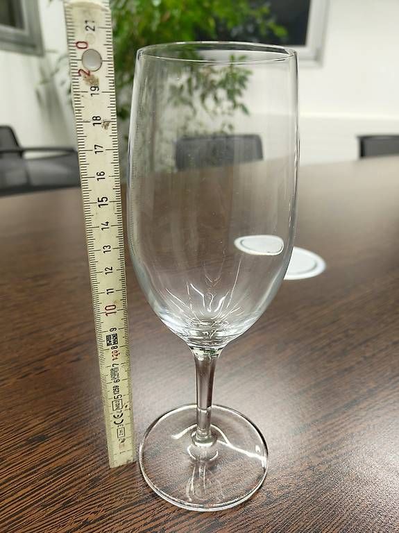 Gläser: Weinglass 8 Stück – Gebraucht aus Emmenbrücke von BlSi 2