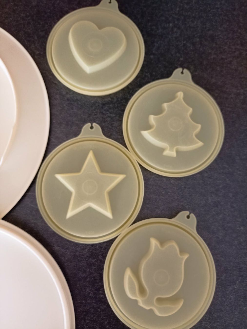 Tupperware Behälter & Ähnliches: Set Tupperware con stampi vari e antipastiera – Gebraucht aus Camorino von cieloazzurro 3