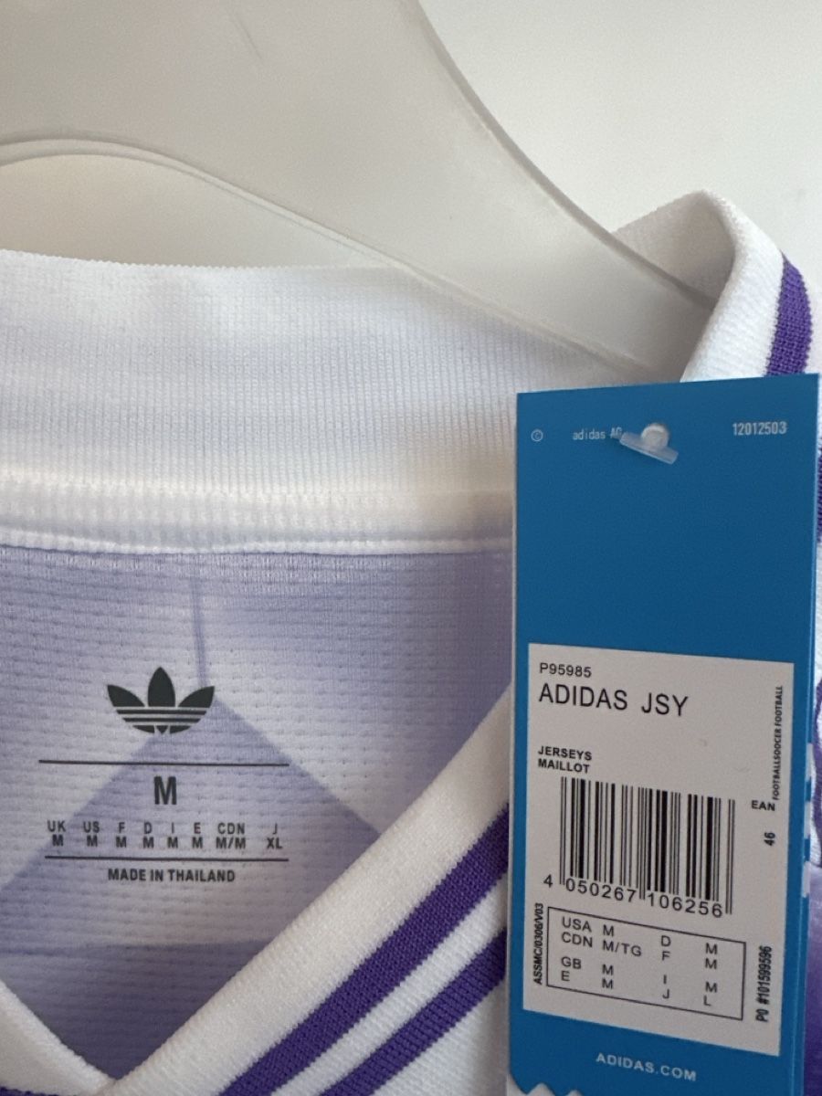 Real Madrid Canottiere & Pantaloni: Real Madrid (2026 Retro Style) – Nuovo e nell'imballaggio originale da Zollikofen venduto da Marvin_Hal 2