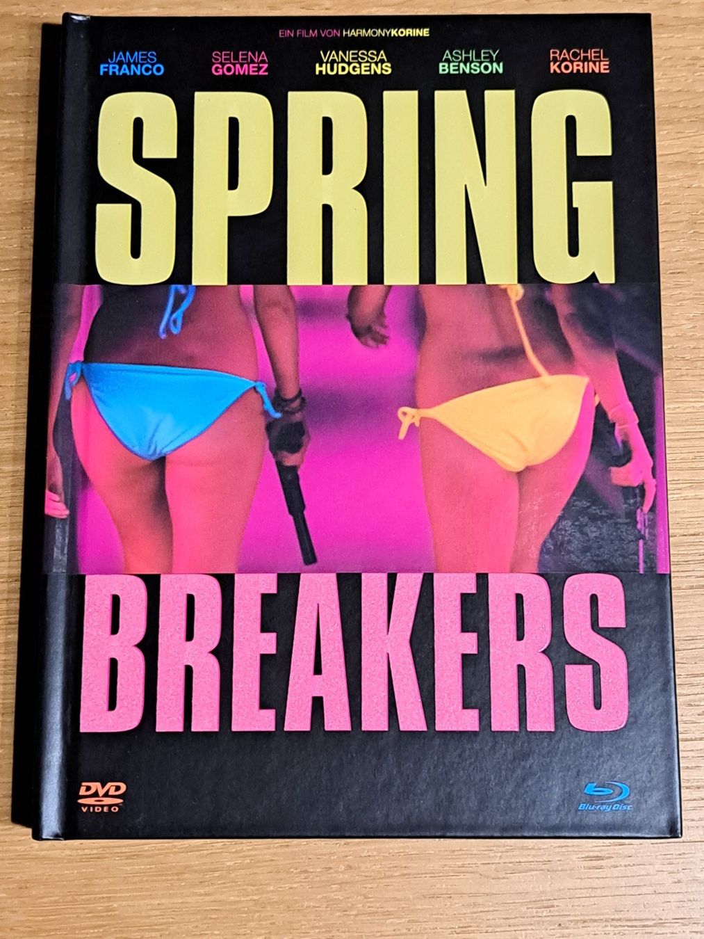 Tutti i DVDs: Mediabook Spring Breakers, 3-Disc Edition UNCUT, DVD, BR, CD – Nuovo (secondo la descrizione) da Unterseen venduto da Kanica