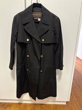 Louis Vuitton trench coat , size 36
