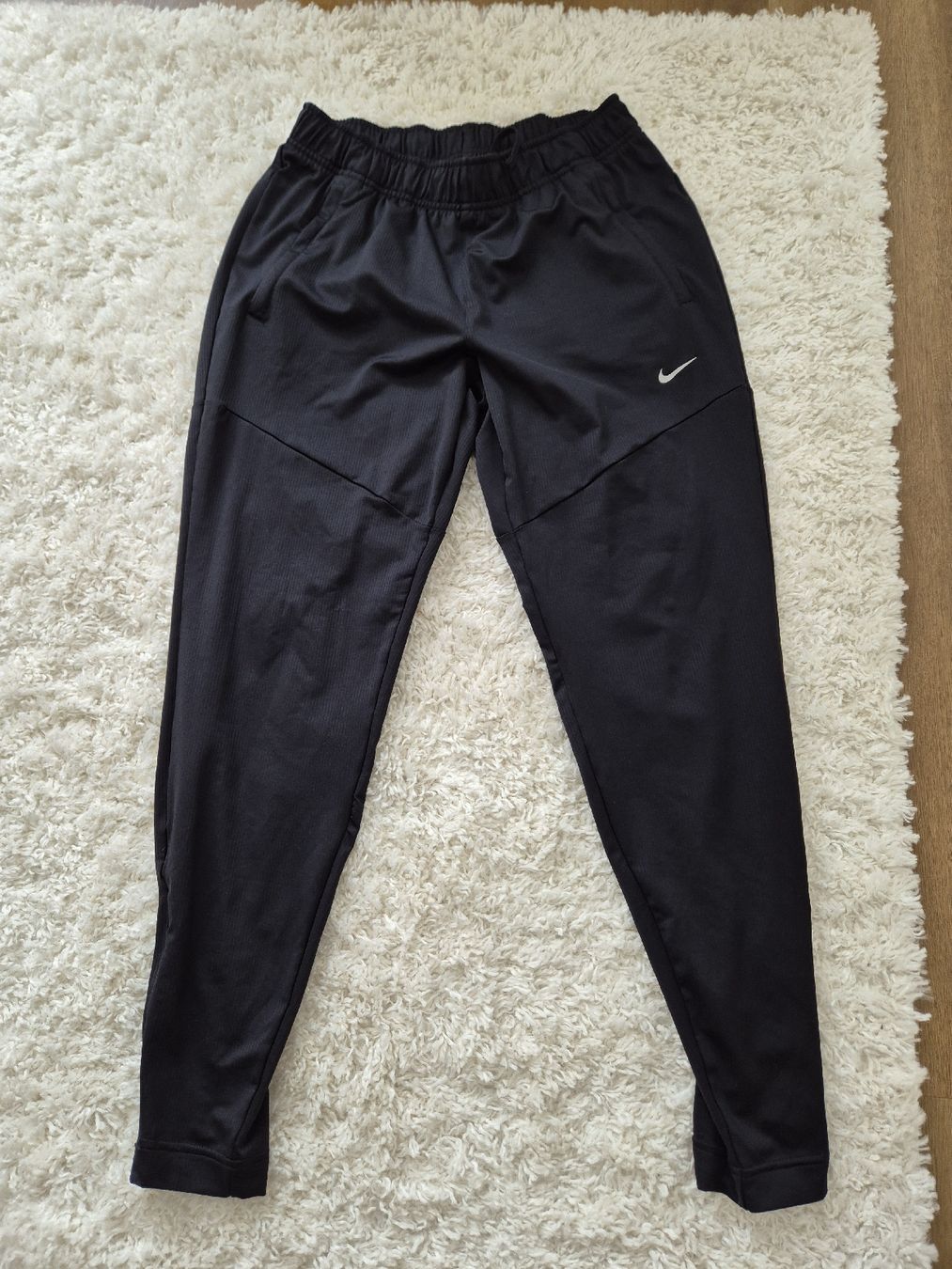 Nike Pantaloni: NIKE Women Dri-Fit Jogginghose – Nuovo (secondo la descrizione) da Niederhelfenschwil venduto da usa001