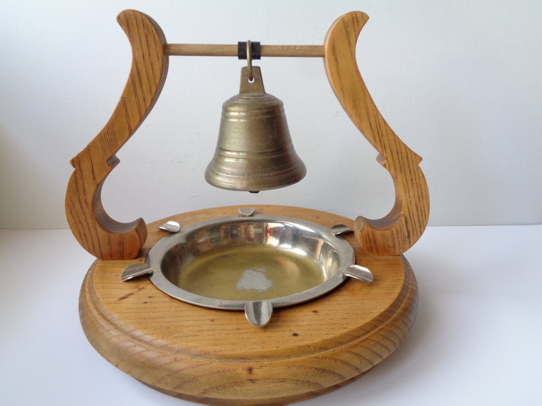 Portacenere: ALTER STAMMTISCH ASCHENBECHER MIT GLOCKE – Usato da Henggart venduto da Pascha22
