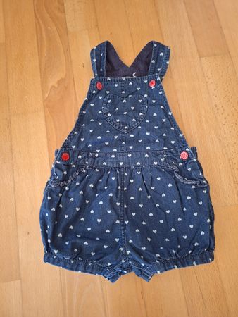 Latzhose mit Herzli in Gr. 74/80