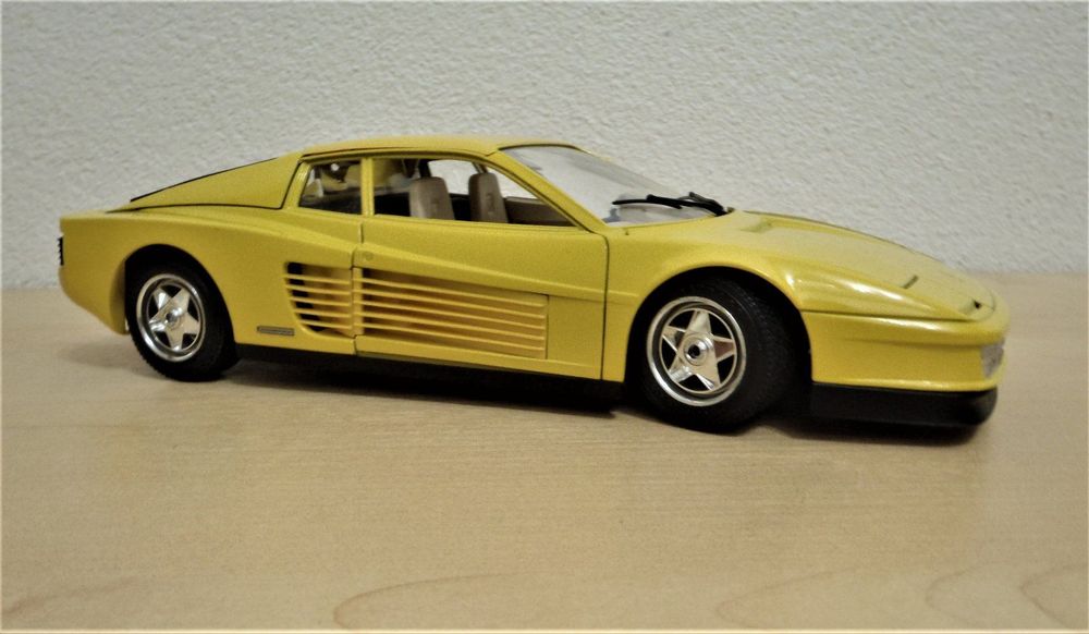Miniature Burago 1/18 – Ferrari Testarossa – Cod. 3004 – Occasion