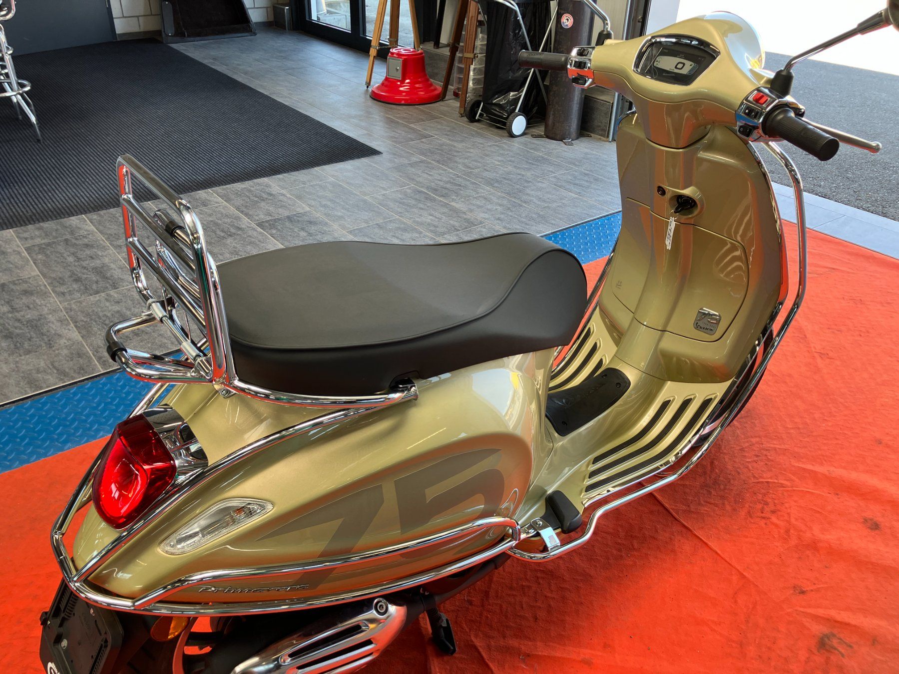 Piaggio Scooter: PIAGGIO Vespa 125 Primavera 75th Anniversary ABS – Nuovo (secondo la descrizione) da Gampelen venduto da Steuer0 2