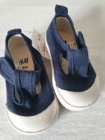 NEU: H&M Stoffschuhe Grösse 18/19