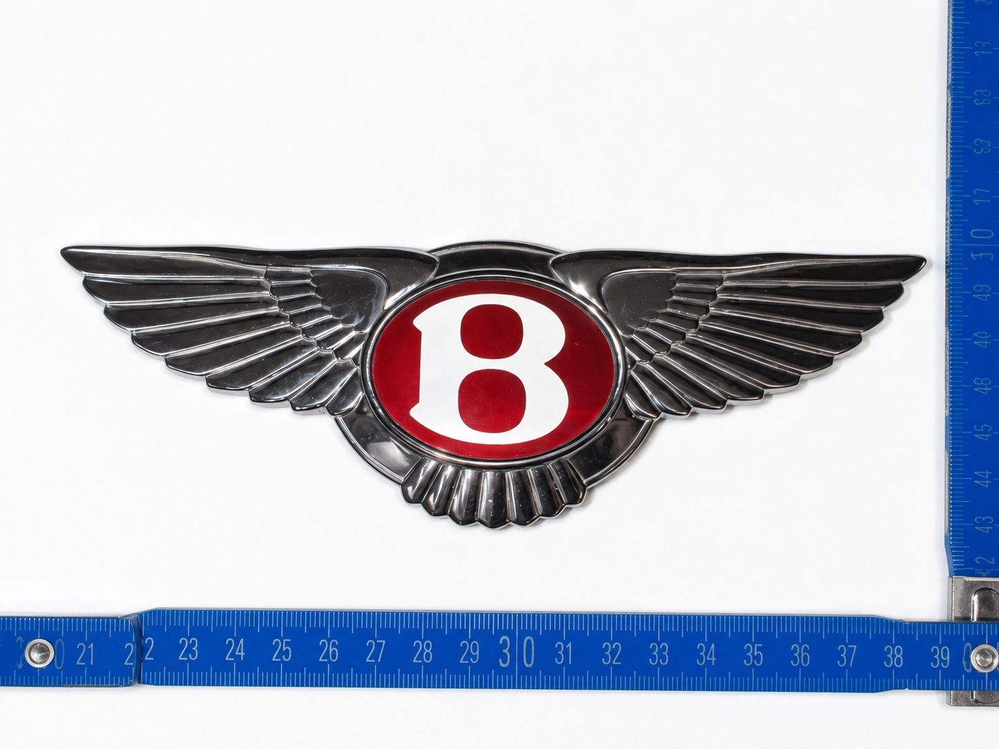 Bentley Alle Autoersatzteile: BENTLEY | EMBLEM BADGE CLASSIC – Gebraucht aus Thalwil von blackcircle