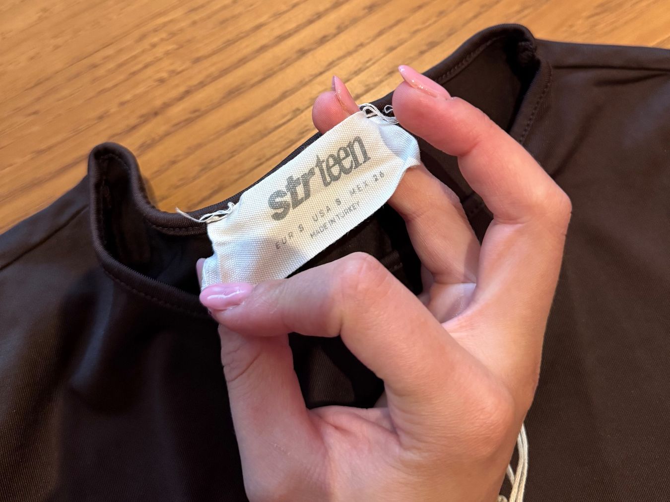 Stradivarius T-shirt: Figurbetontes T-Shirt – Usato da Sissach venduto da laura.x4 1