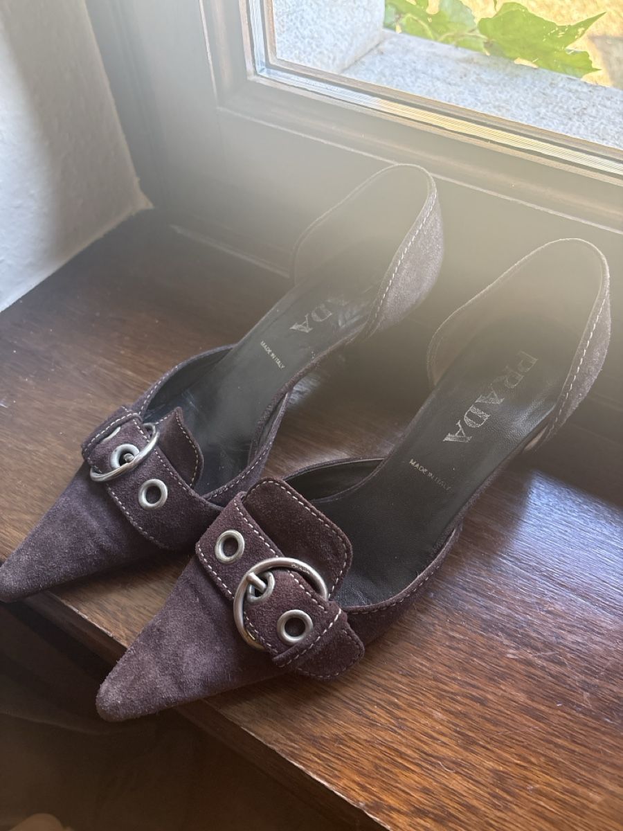 Prada Damenschuhe: Escarpins Prada Daim Marron Taille 37.5 1P1851 – Gebraucht aus Satigny von gig_rn62