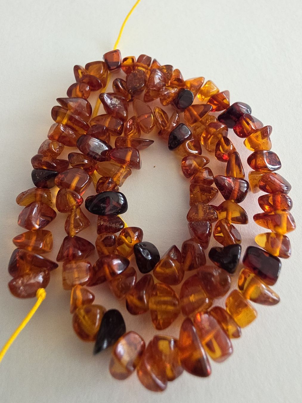 Minerali & Pietre curative: Bernstein Amber 6-8mm. Strang – Nuovo e nell'imballaggio originale da Menziken venduto da Mirager 1