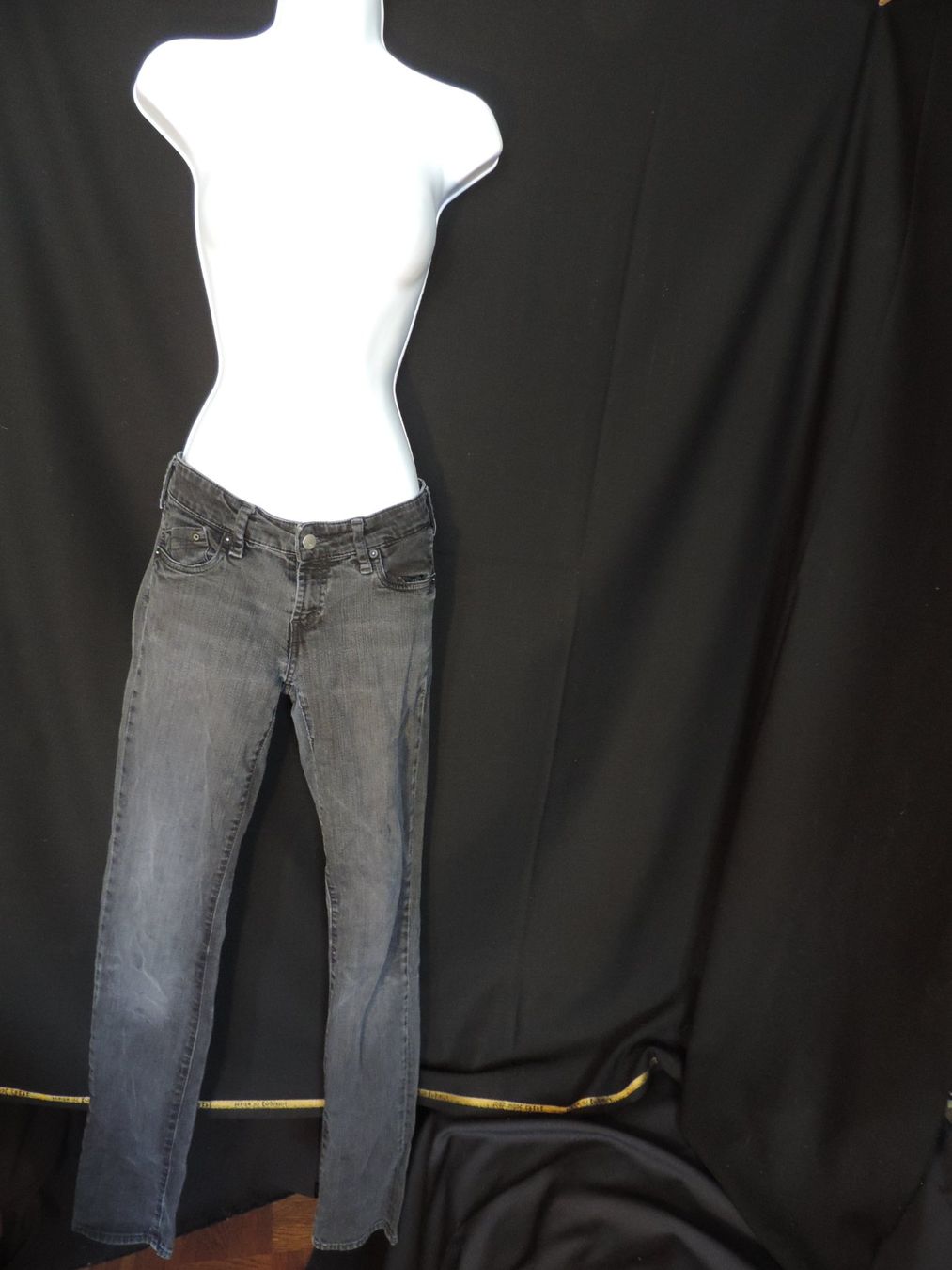 Jeans: jeans noir bleu gris – Usato da Genève venduto da Axelle333