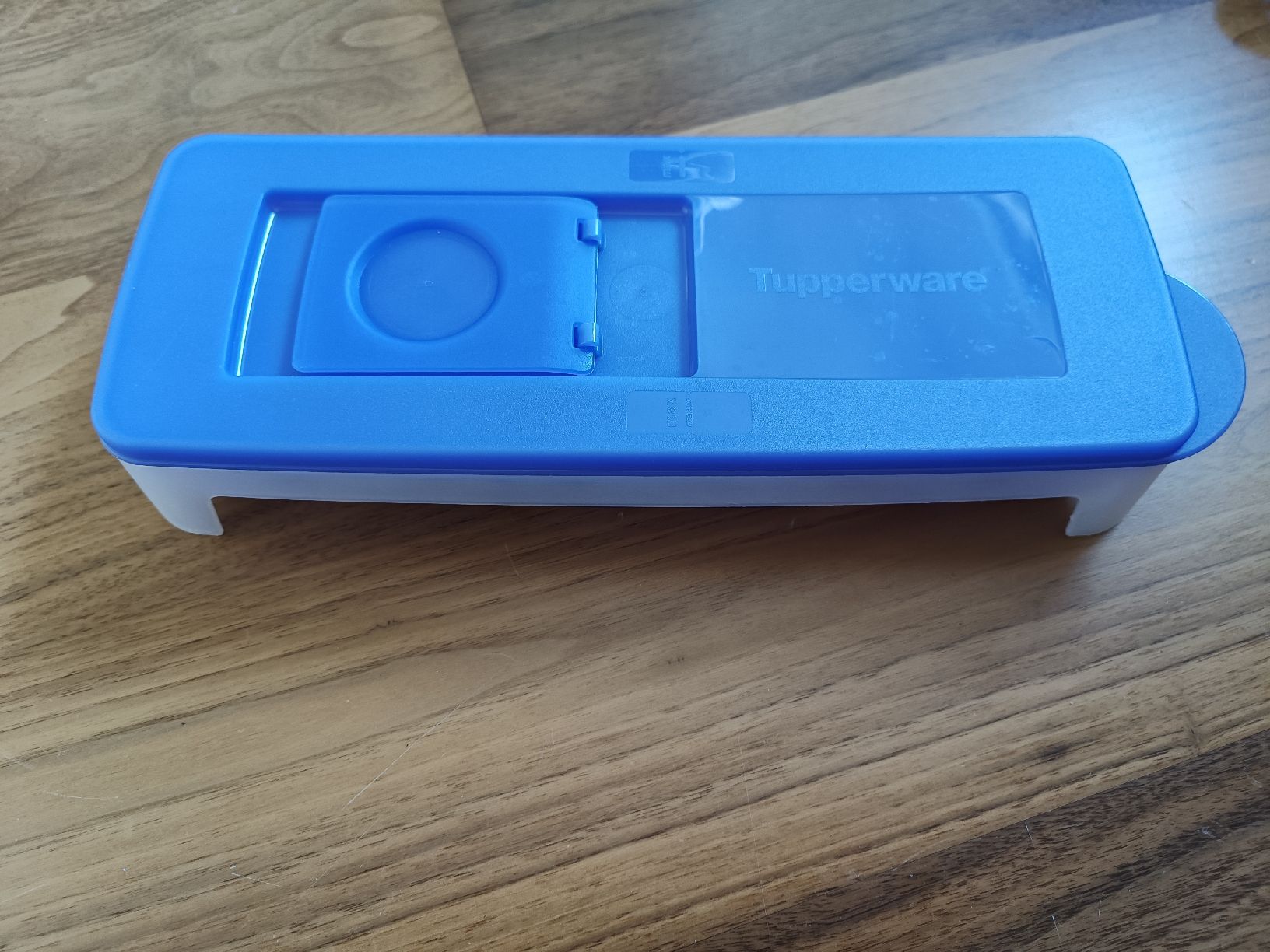 Tupperware Recipients et similaires: Tupperware Eiswuerfelform mit Deckel- Sommer Hit! – D'occasion à Würenlos par sanfrancisco27 1