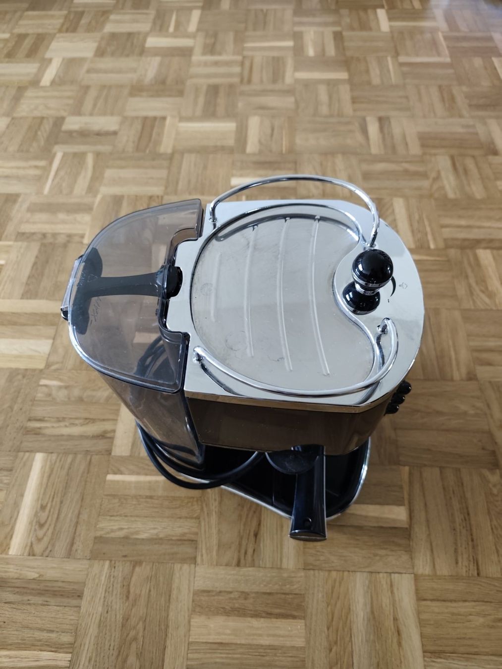 De'Longhi Macchine per caffè & Macchine per espresso: Machine à expresso De Longhi - café en poudre – Usato da Grand-Lancy venduto da gab_z2r6 1