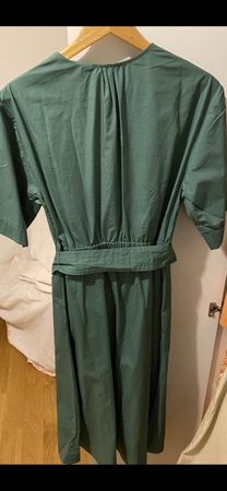 Robe verte style chemise taille M neuve avec étiquette