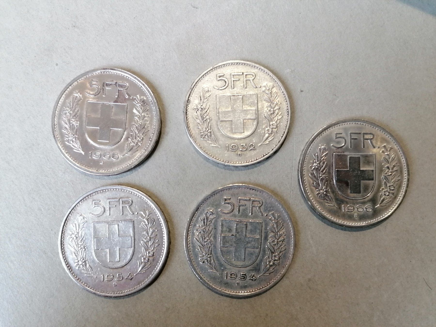 Toutes les monnaies: 5 Franken Münzen silber – D'occasion à Baar par rob_c9rz