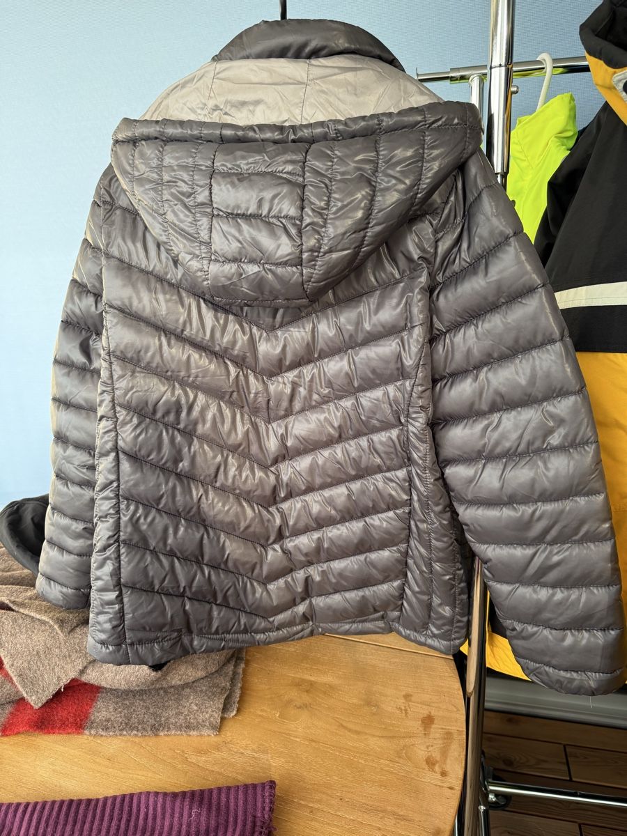 Giacche: Damen Stepjacke Gr. 42 – Usato da Bülach venduto da Berimbau0 2