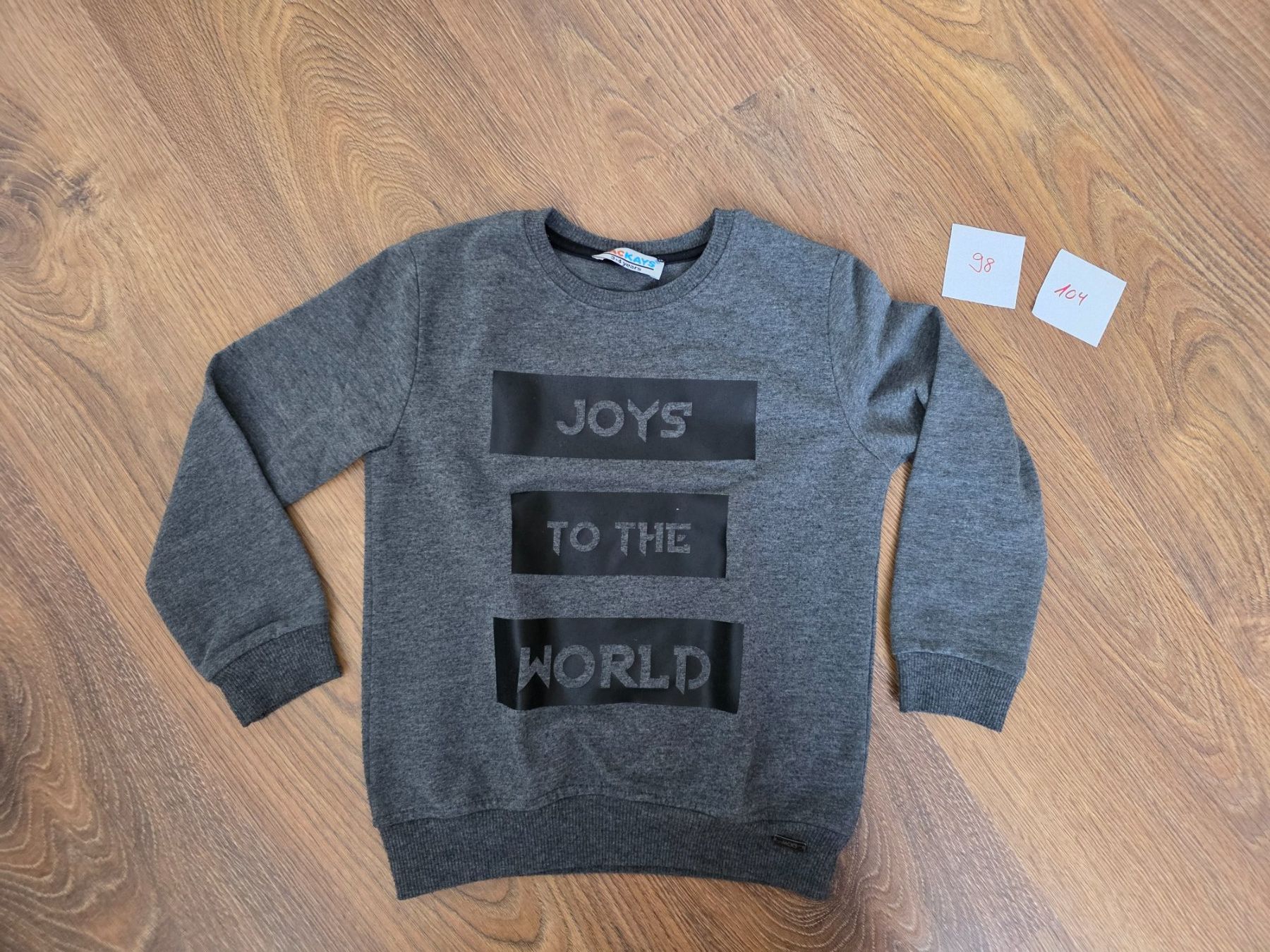 Maglioni & Felpe: dünner Pullover grau Gr. 98/104 – Usato da Nebikon venduto da Japostyle