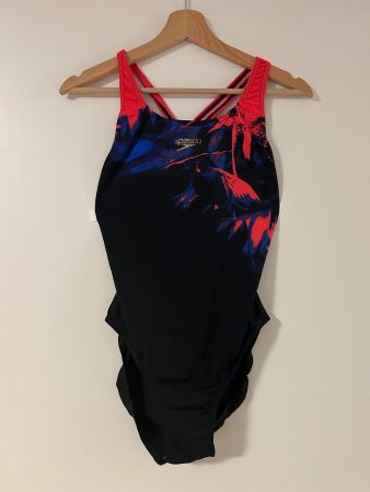 Speedo Badeanzug, Grösse 40, Schwarz/Rot, neuwertig!