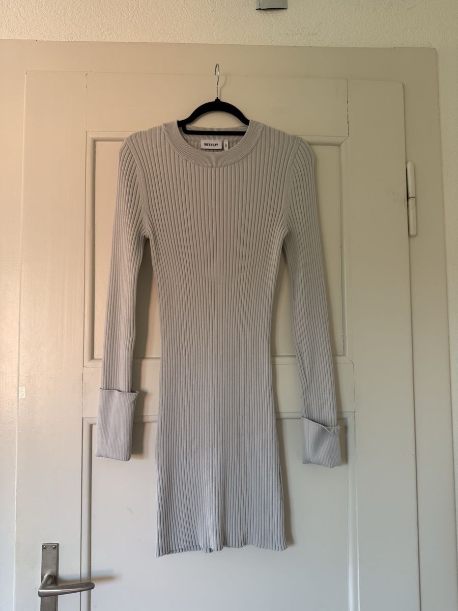 Weekday Kleider: Weekday Kleid gerippt hellgrau – Neu und originalverpackt aus Zürich von mha_mx9n