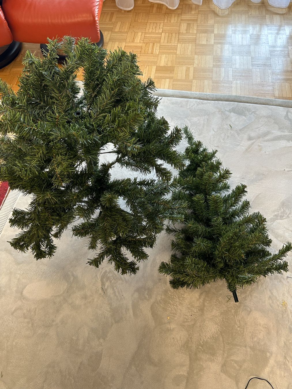 Tutte le decorazioni: Weihnachtsbaum inkl. LED Kette und Baumständer – Usato da Gersau venduto da Edotcom 4