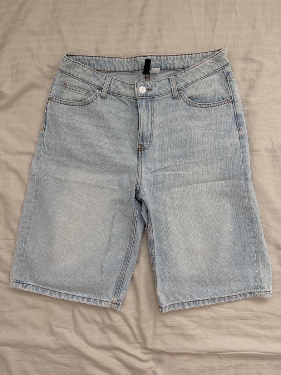 Jeans: Denim Shorts – Usato da Möhlin venduto da Diljan